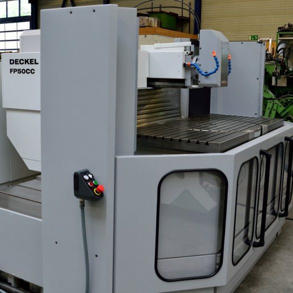 DECKEL FP50 CC 2813 MIT HEIDENHAIN TNC 320 STEUERUNG BETTMASCHINE / X-1200MM - von FPS generalüberholt - Bedienung CNC ohne Handrad