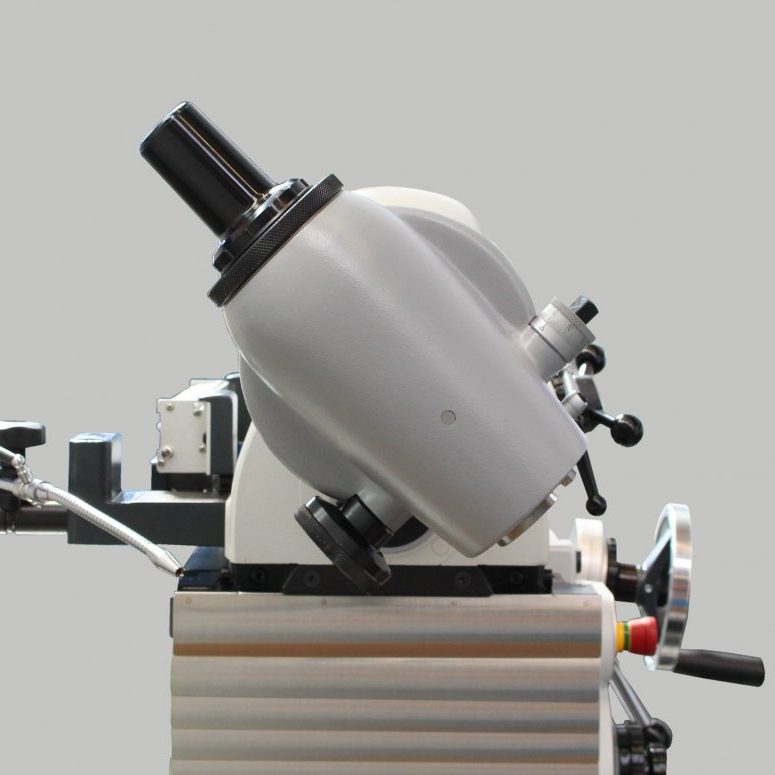 DECKEL FP2 2200 KONVENTIONELL mit Sonderverfahrweg X 500mm - von FPS generalüberholt - Bedienung manuell